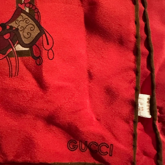VINTAGE GUCCI | RED SILK  PRINT SCARF - Picture 2 of 4